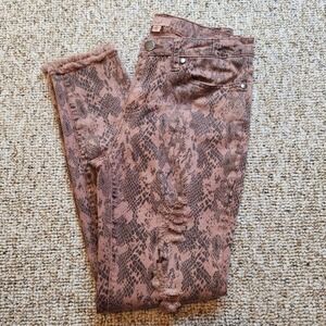 Easel Snakeskin Distressed Jeans Women's Size Medium Pink Brown Frayed Hem